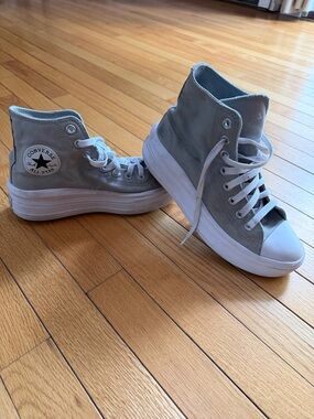 Converse High Top Platform Sneakers Light Gray & White Sz 8